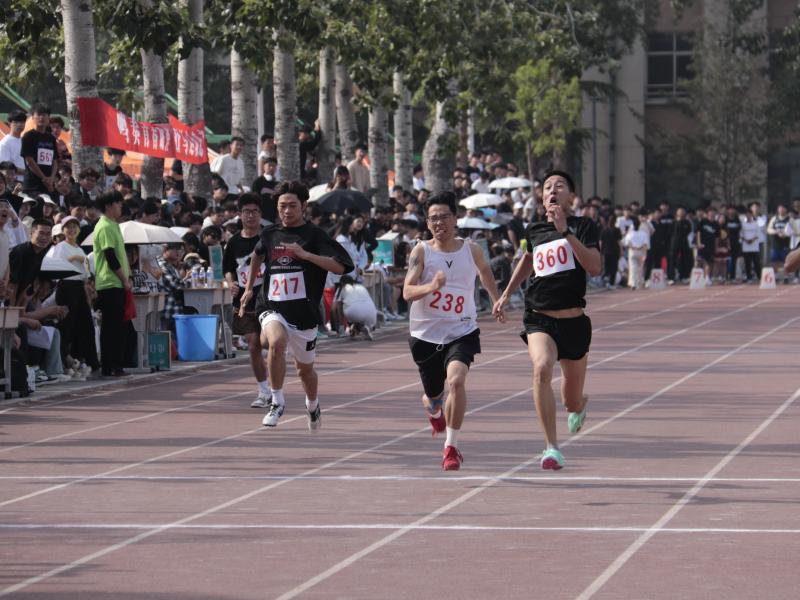 学校举办2024年学生春季运动会